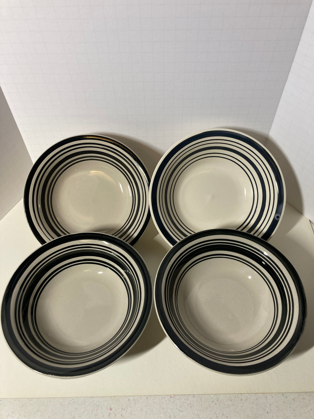 Royal Norfolk stoneware Set 4 bowls 7in diameter