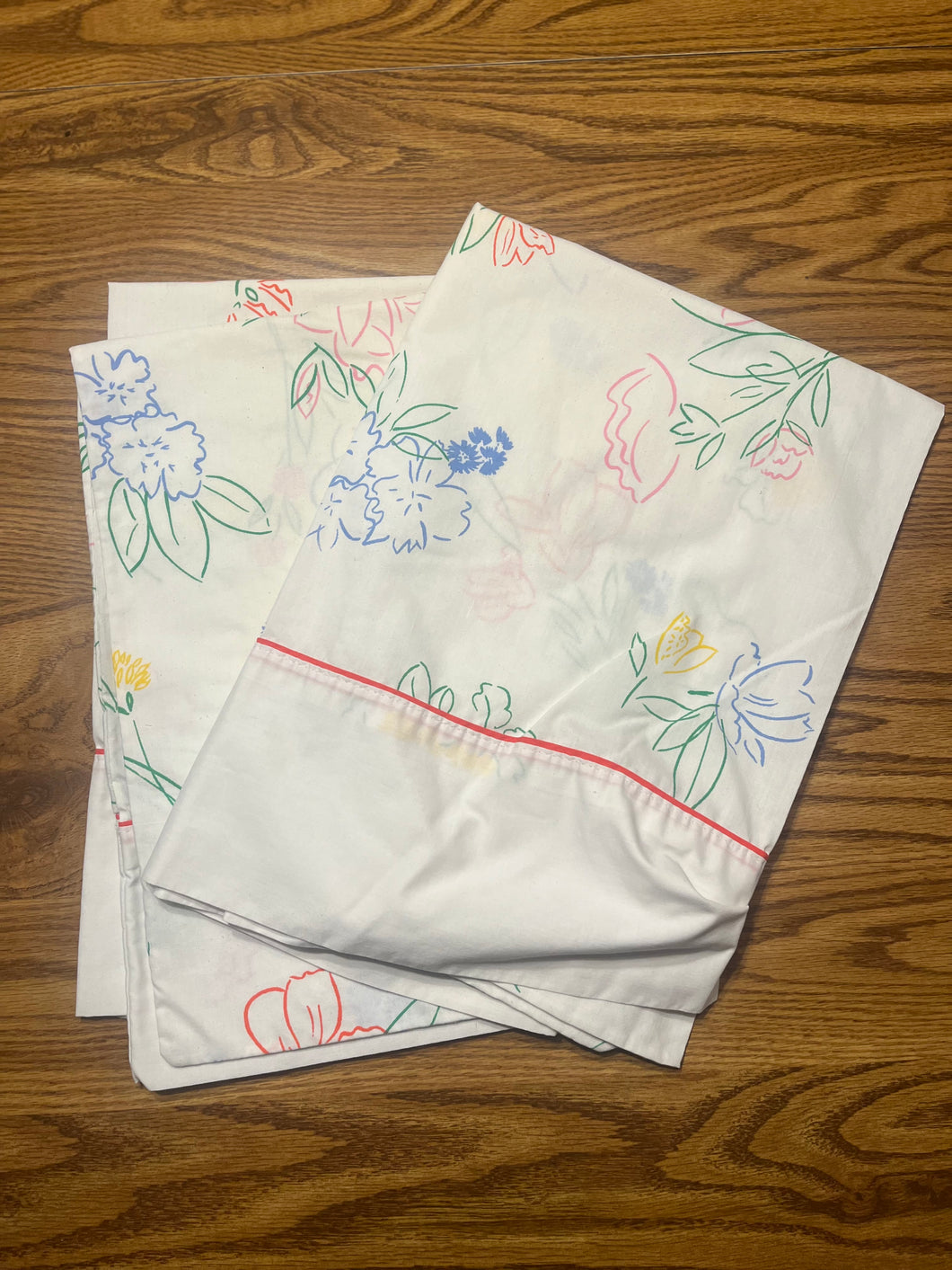 2 Queen pillowcases white w/flowers