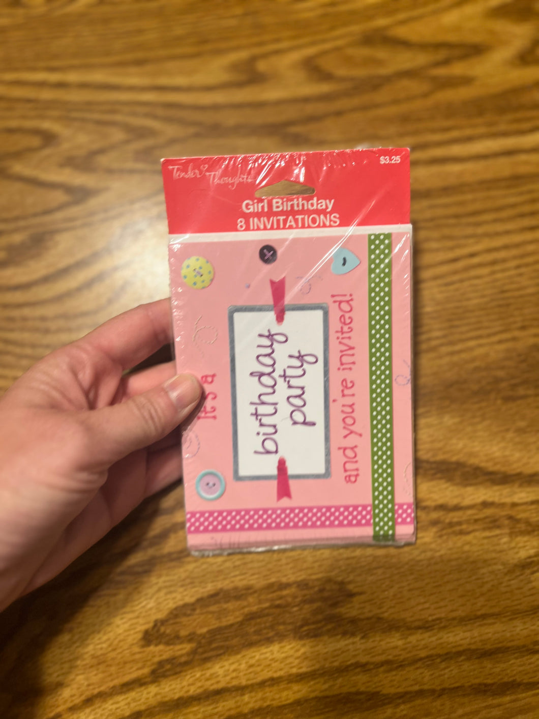 8 invitations