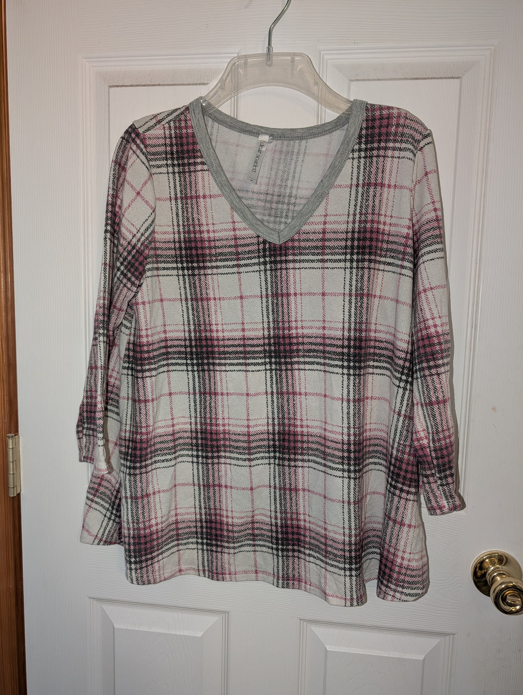 Soft Plaid 3/4 Sleeve Top - size Women M (8-10)