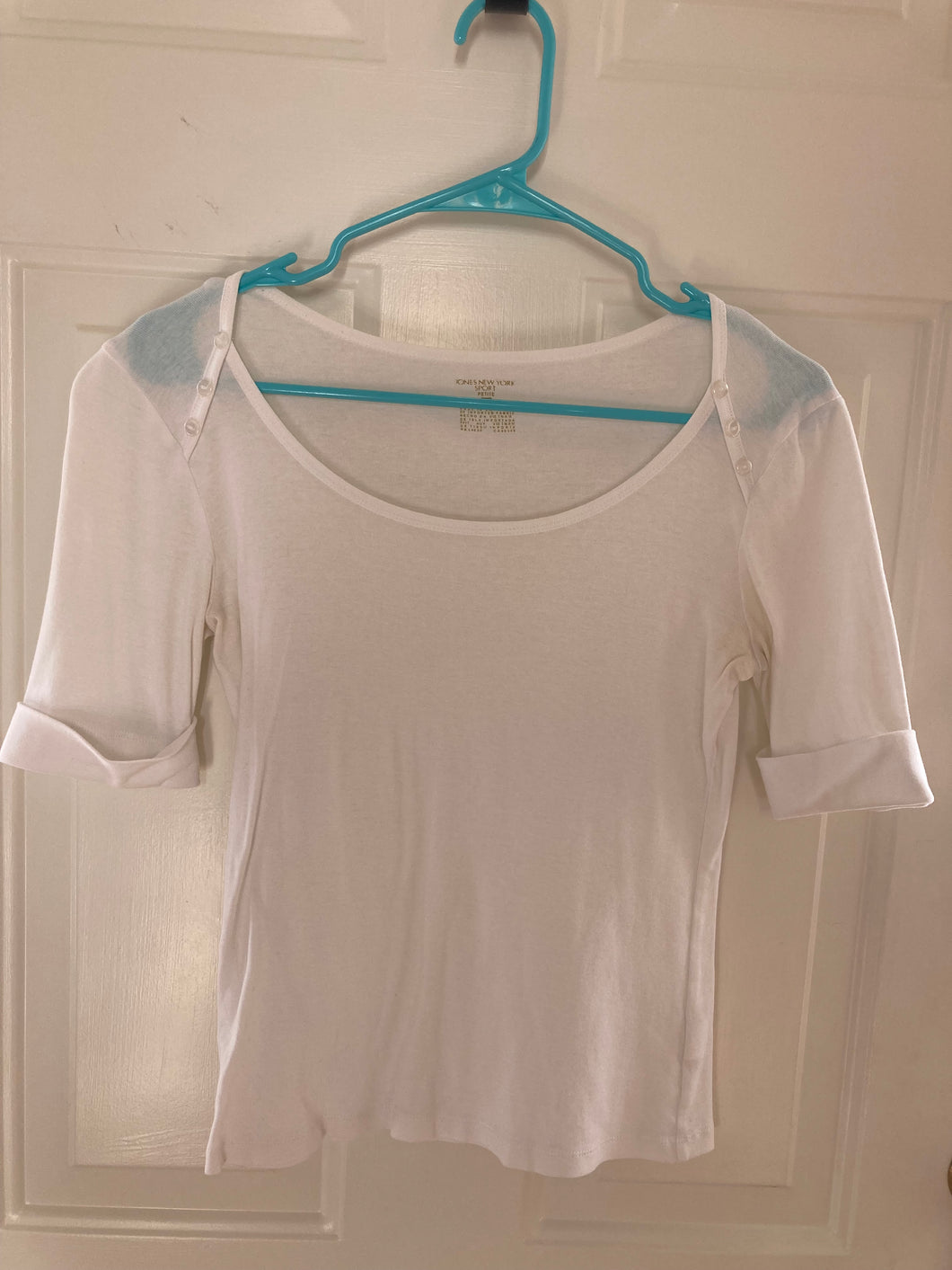 Jones New York JNY shirt White w buttons neckline - size Women XS (0-2)
