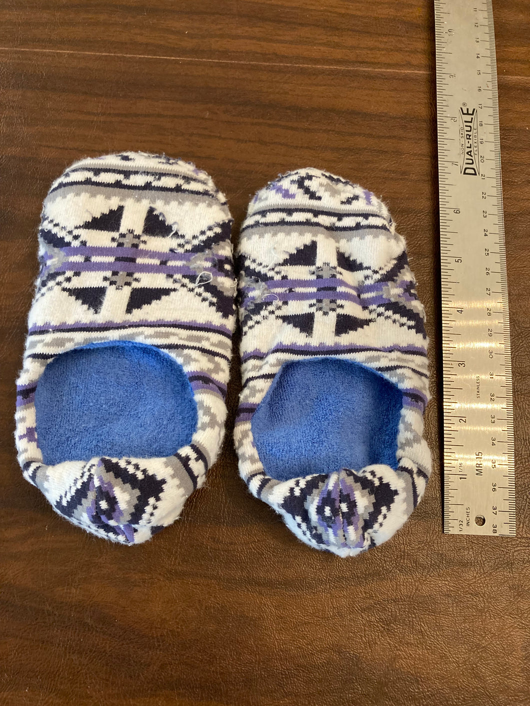 Muk Luks slip on socks Geometric black purple