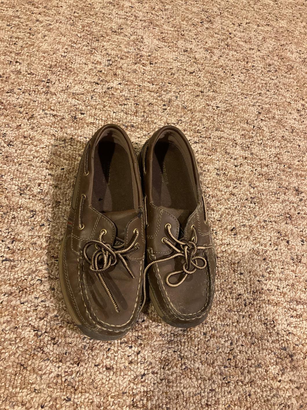 Sonoma Docksiders Boat Shoe for Casual or Dress - size Shoes-youth 4