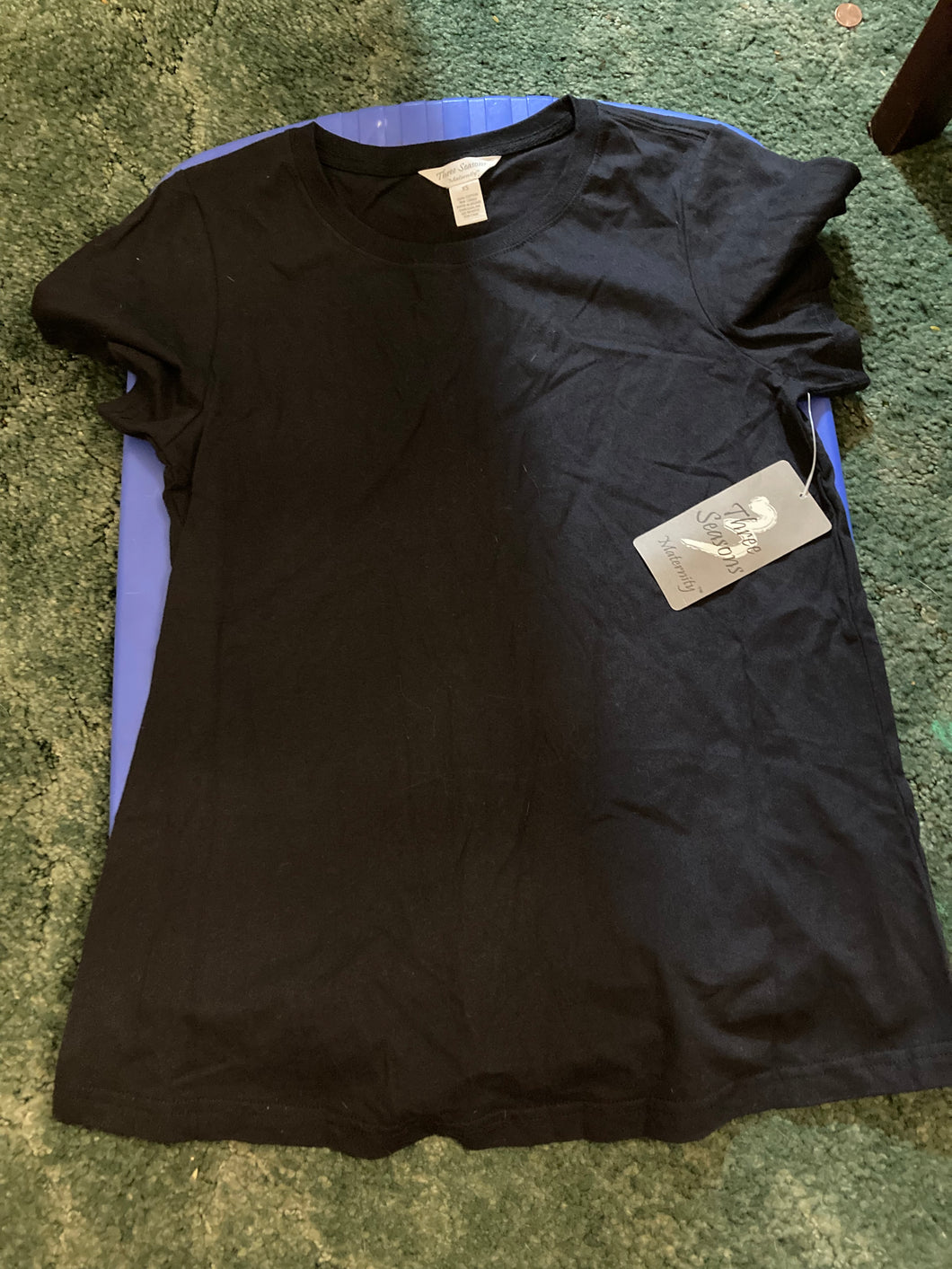 Three seasons maternity NWT shirt - size Women XS (0-2)