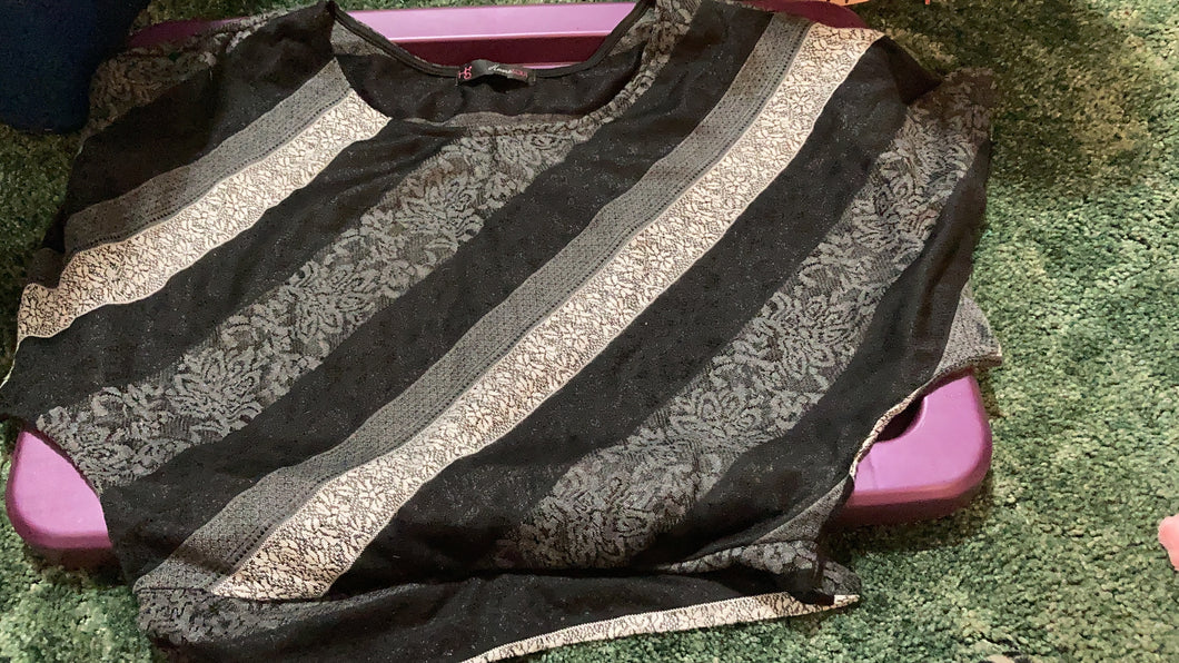 Heart soul shirt - size Junior Girls S (3-5)