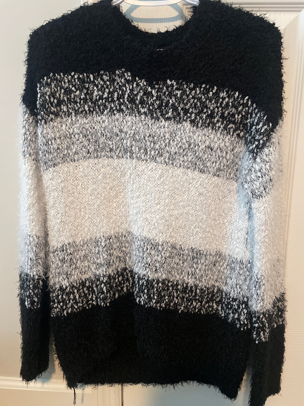 So Eyelash Sweater - size Women M (8-10)