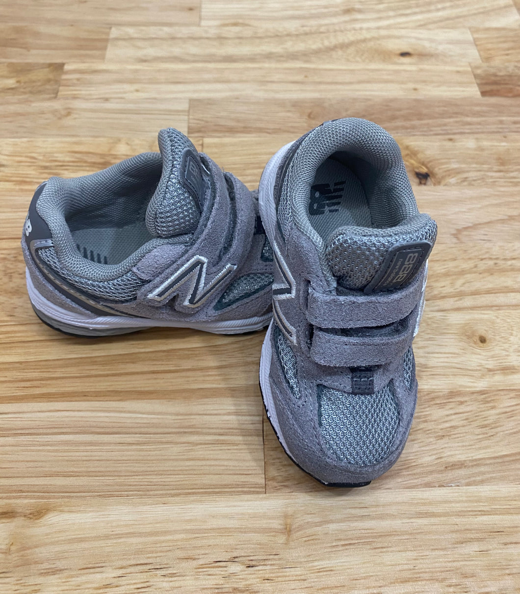 New Balance Sneakers - size Shoes-Toddler 4
