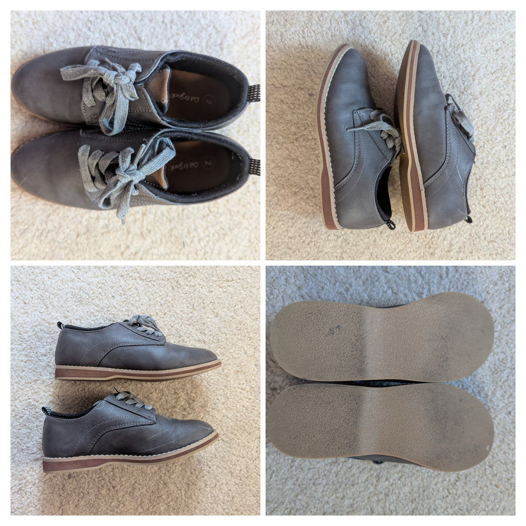 Cat&Jack Gray dress shoe Size 2, gently used - size Shoes-youth  2