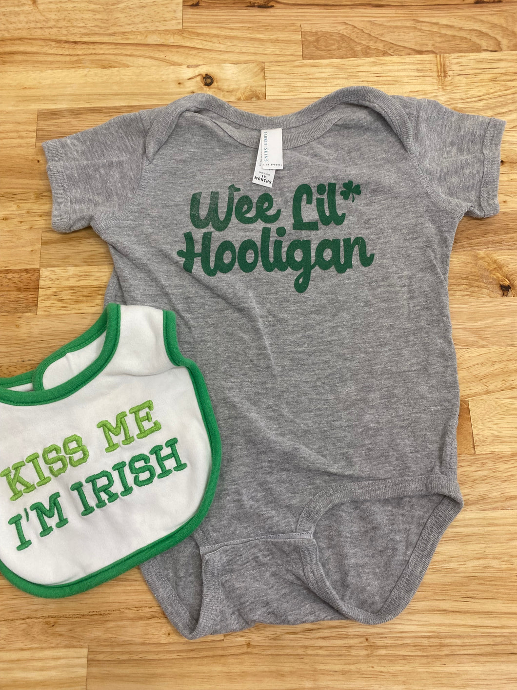 St Pattys Bodysuit - size 18 Months