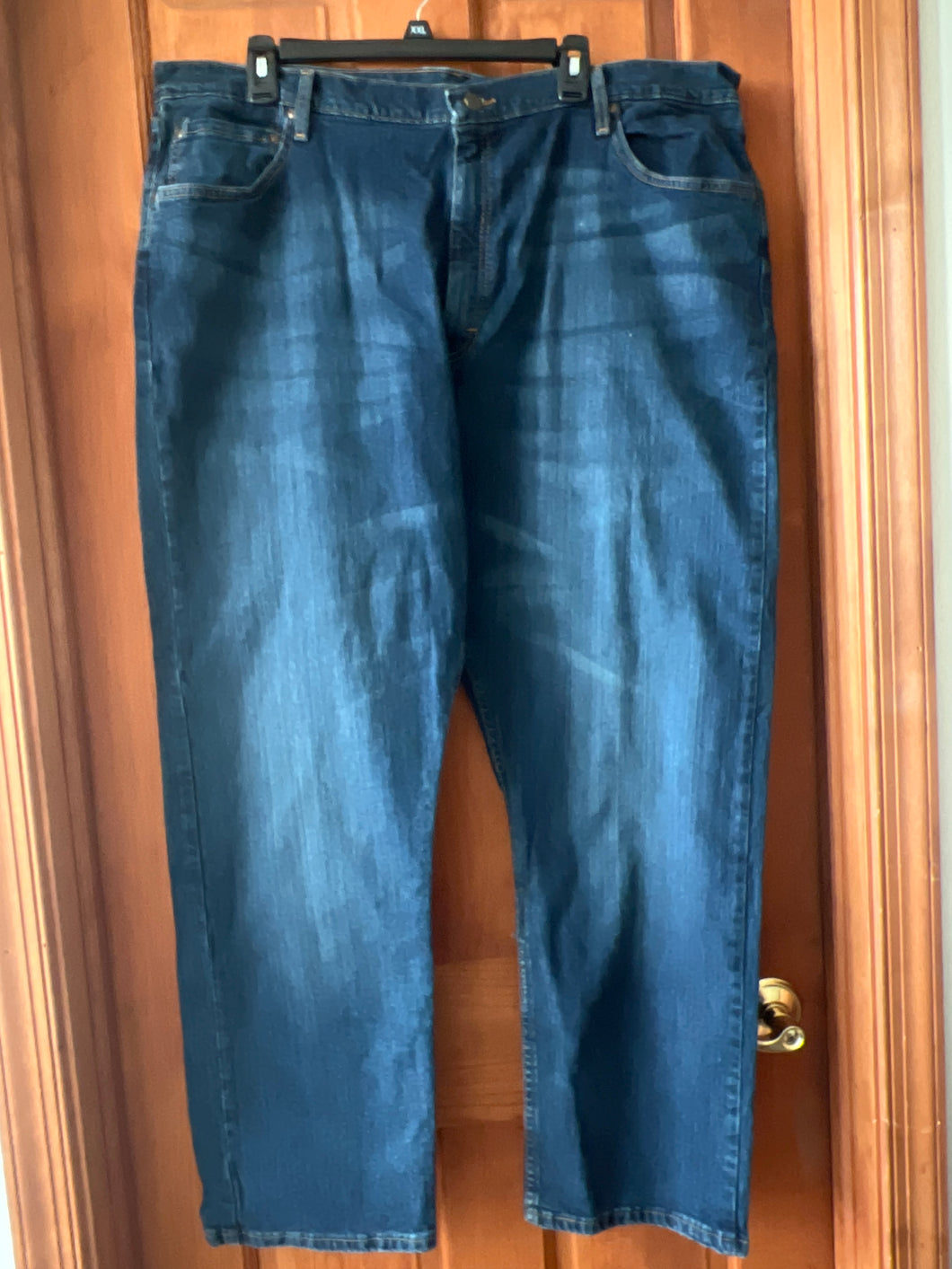 MENS!! Dark Wash Jeans Wrangler - size pants 40+
