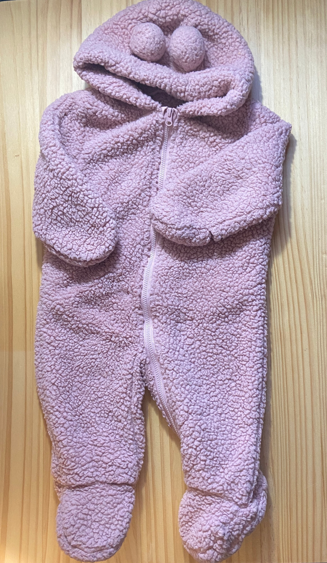 Hooded fuzzy jumpsuit - size 9 Months