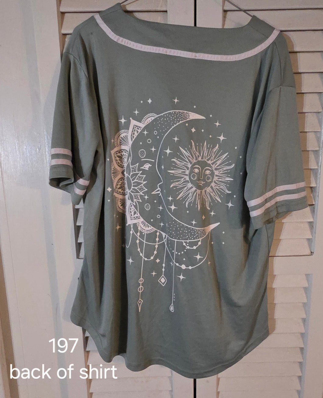 Cult Favorite Light Green Short Sleeve - size Women L (12)