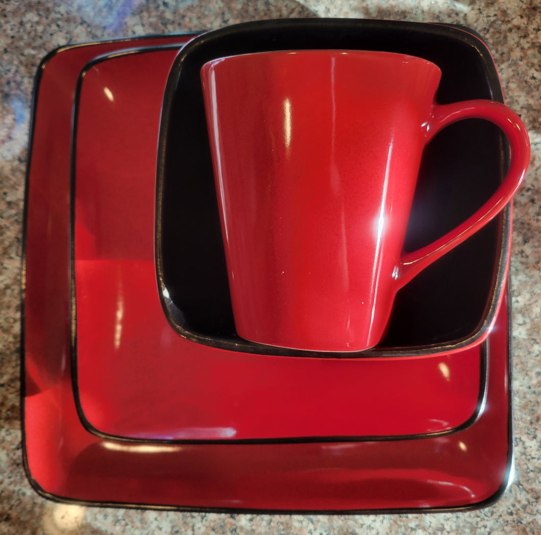 HomeTrends Black & Red Square Dish Set (16)