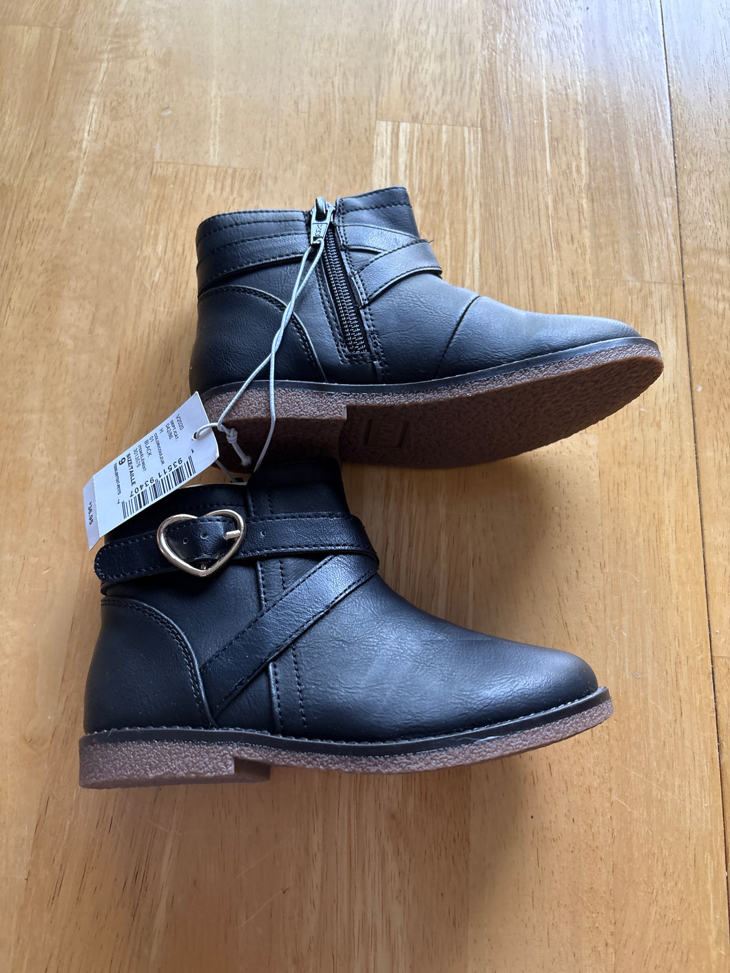 NEW CHILDRENS PLACE BLACK BOOTS - size Shoes-toddler 9
