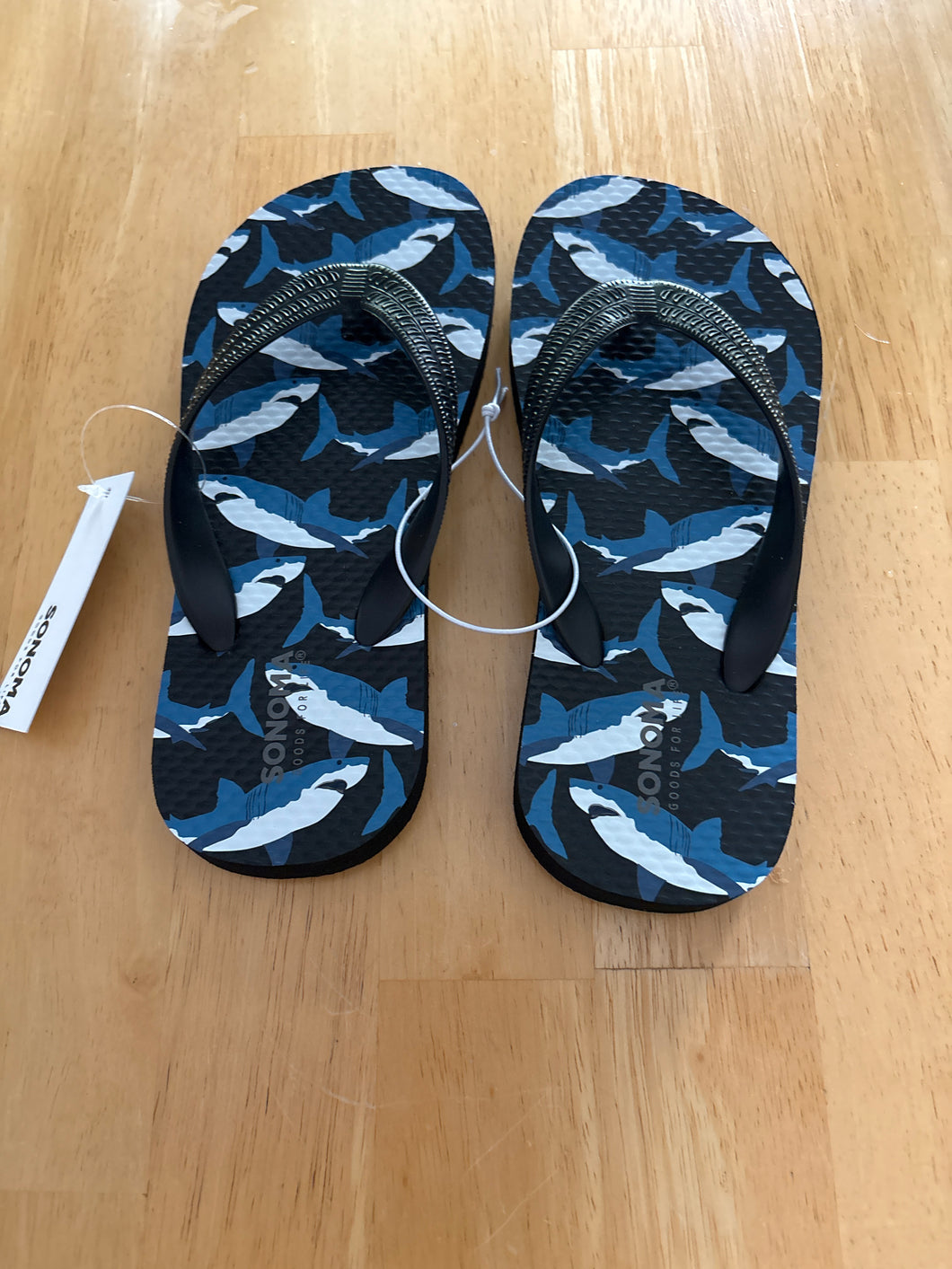 NEW SONOMA SHARK FLIP FLOPS - size Shoes-youth   13