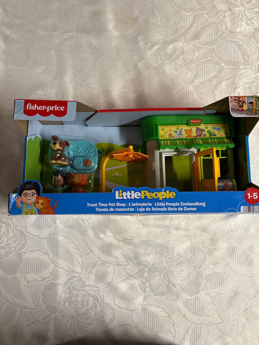 NEW LITTLE PEOPLE TREAT TIME PET SHOP