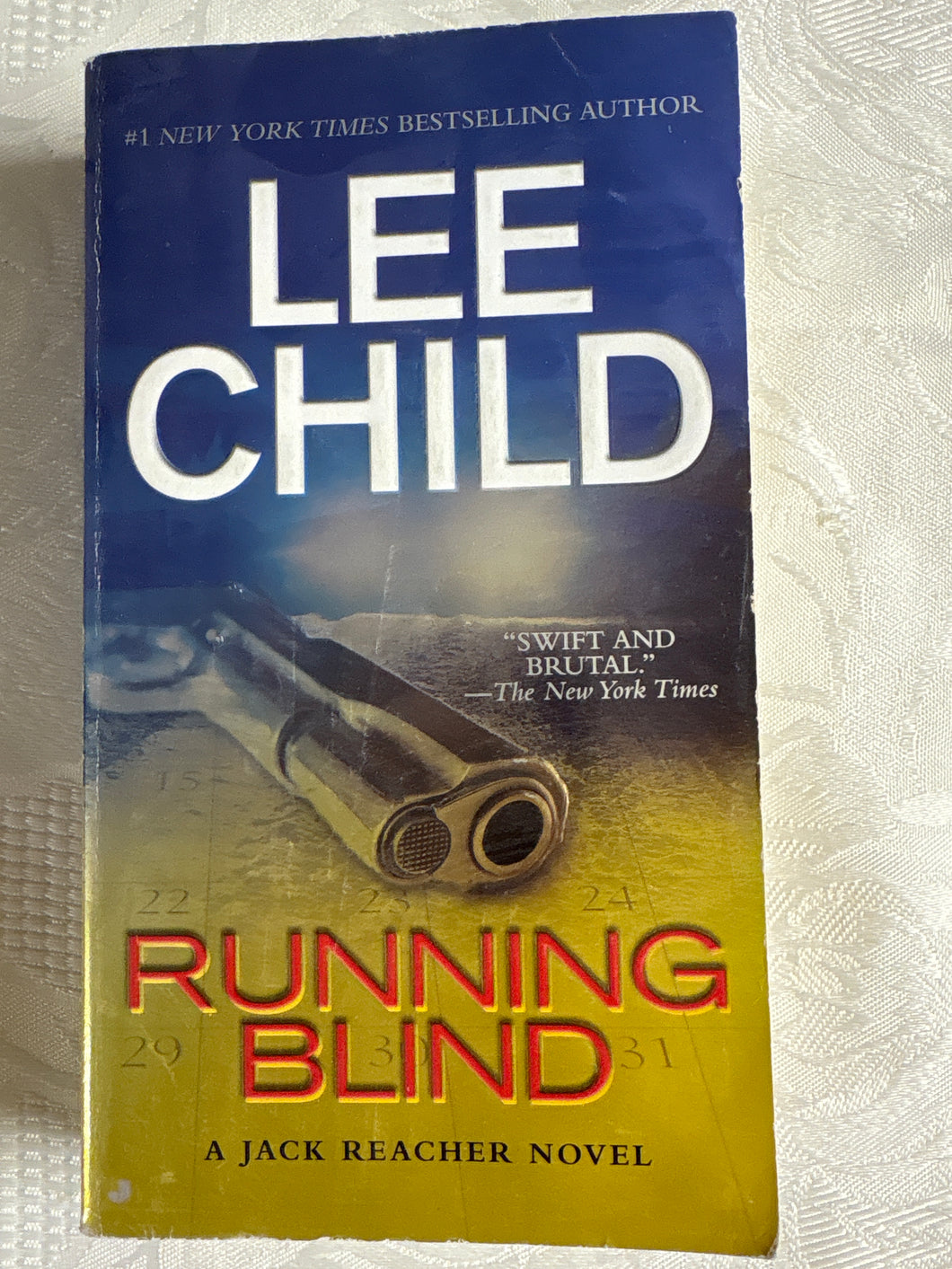 RUNNING BLIND by LEE CHILD. JACK REACHER