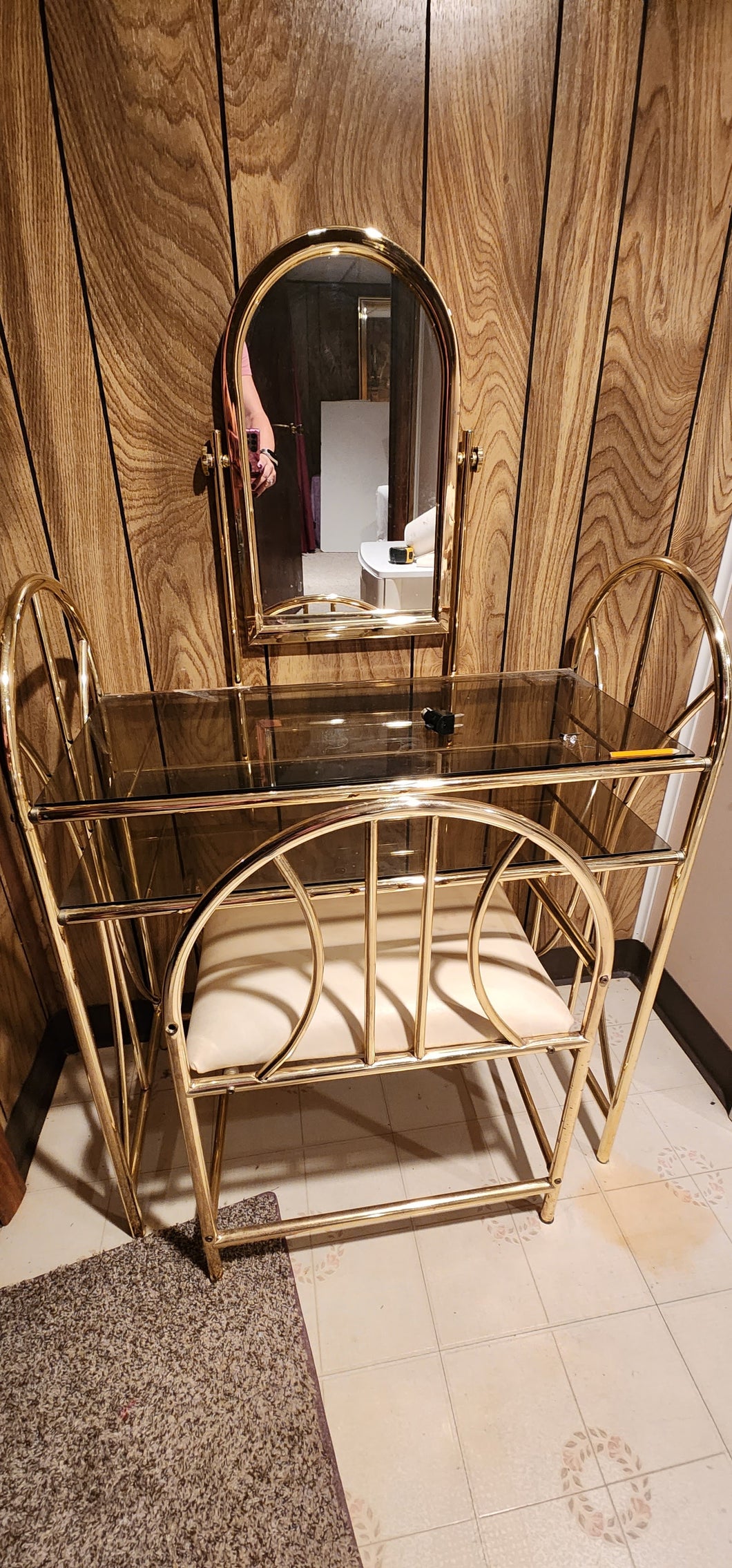 Glass/gold vanity With chair