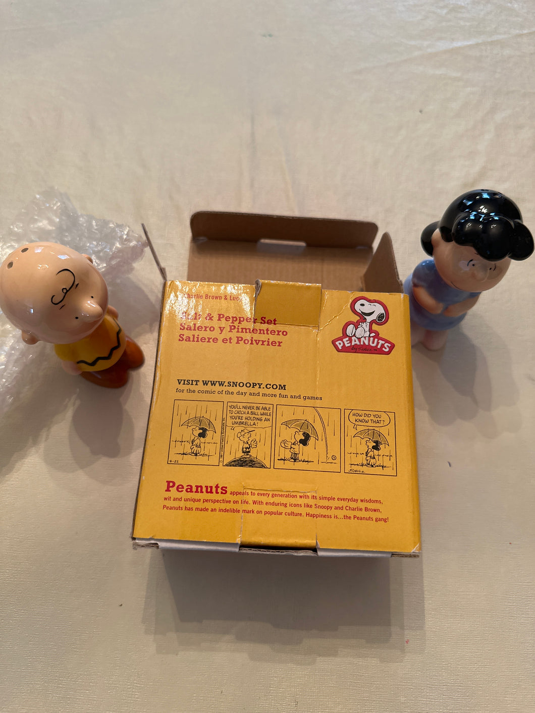 Peanuts salt & pepper Charlie Brown and Lucy