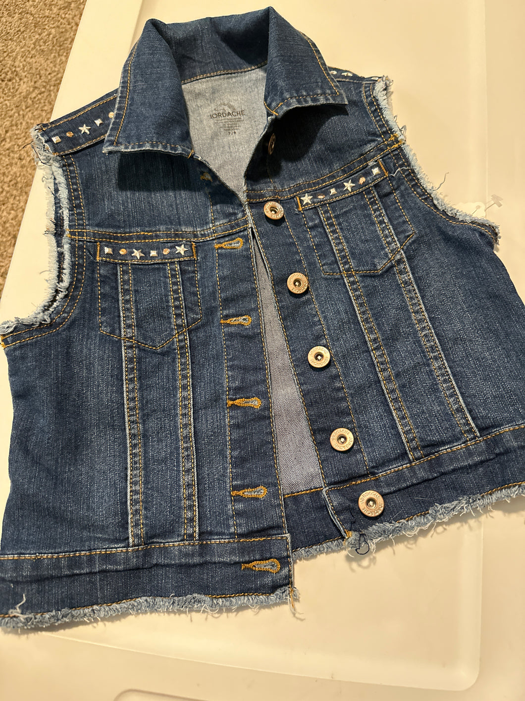 Jordache Jean vest Denim w studs - size Kids 7