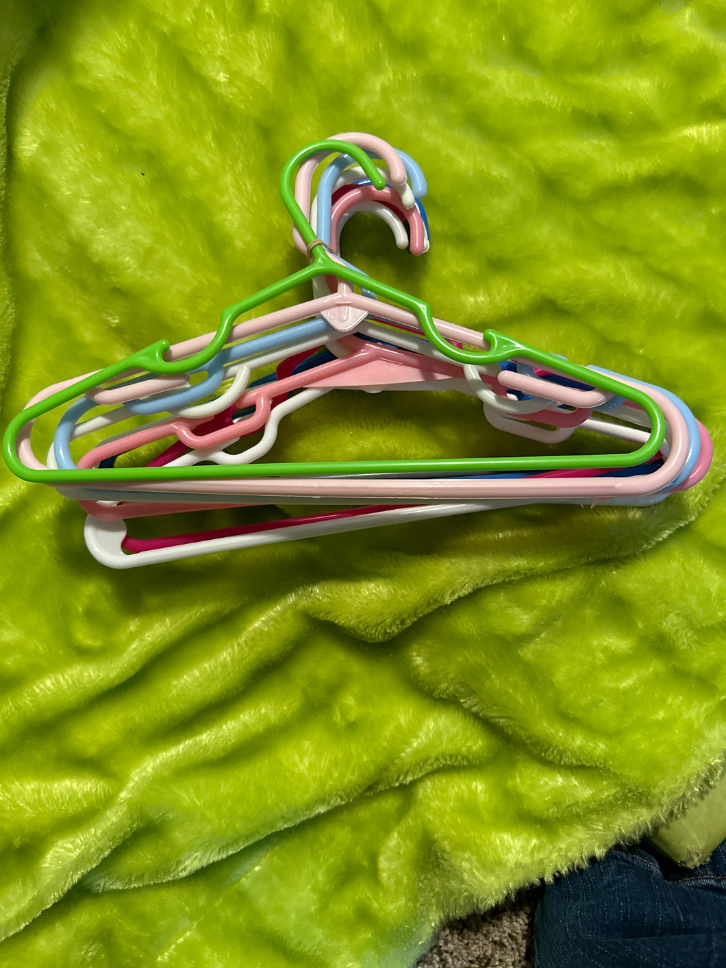 Plastic kids hangers 10 pack