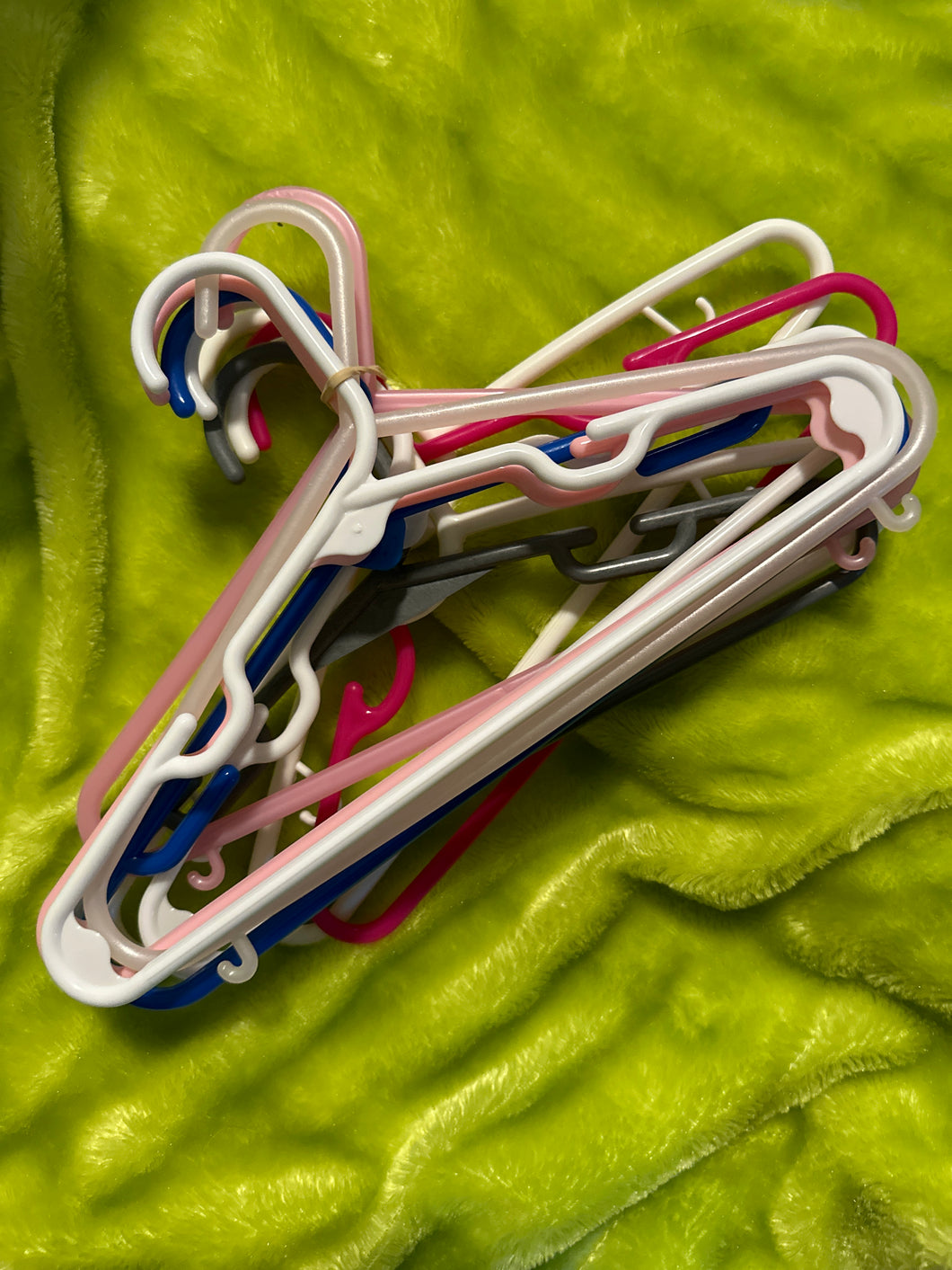 Kids hangers plastic 10 pack