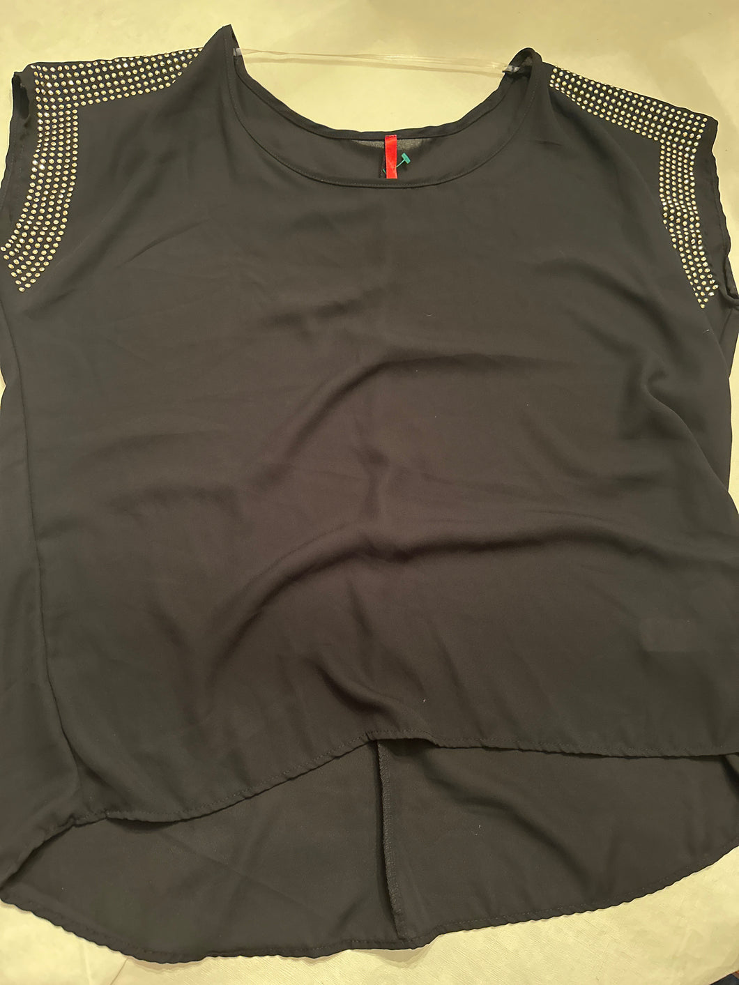 Plus black blouse Studded arms longer back - size Women XXL (20-22)