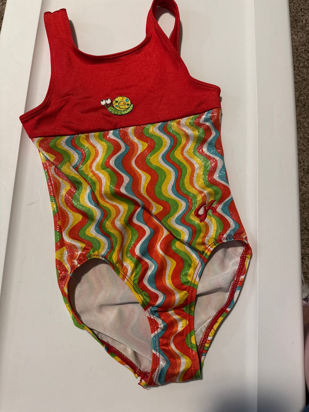 GK child med. snail Leo. Runs big. Box cut top - size Kids 8