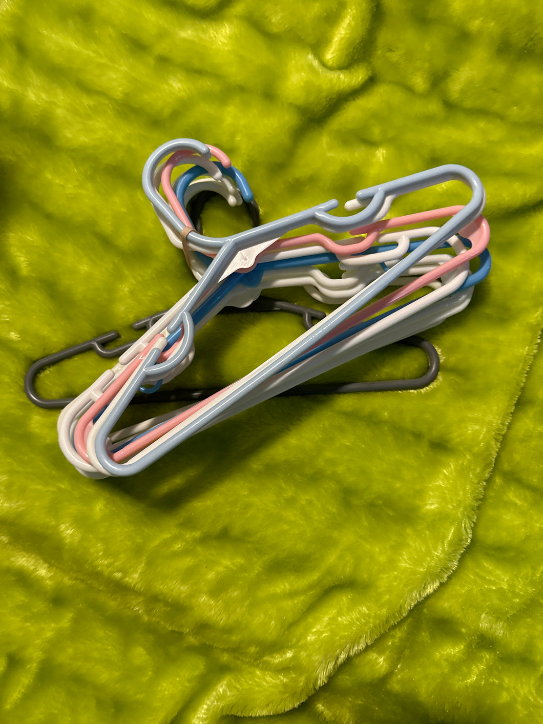 Kids plastic hangers 10 pack