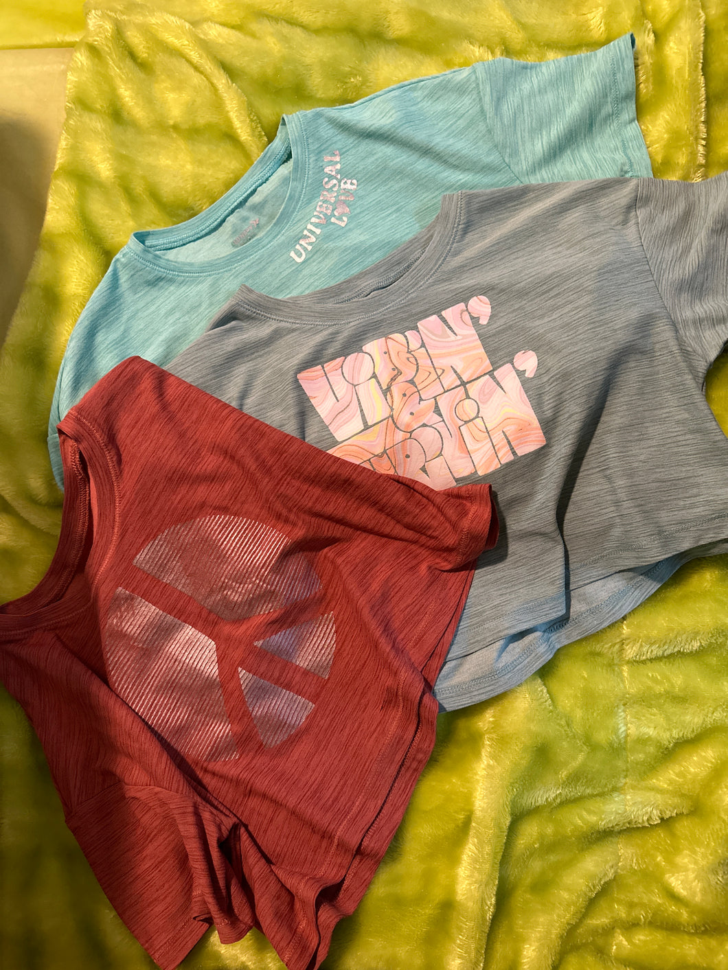 Old navy crop tops 6/7 3 tops - size Kids 6
