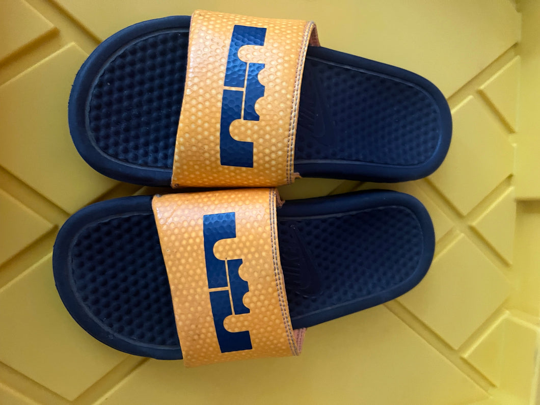 Nike Lebron Slides - size shoes-youth 5