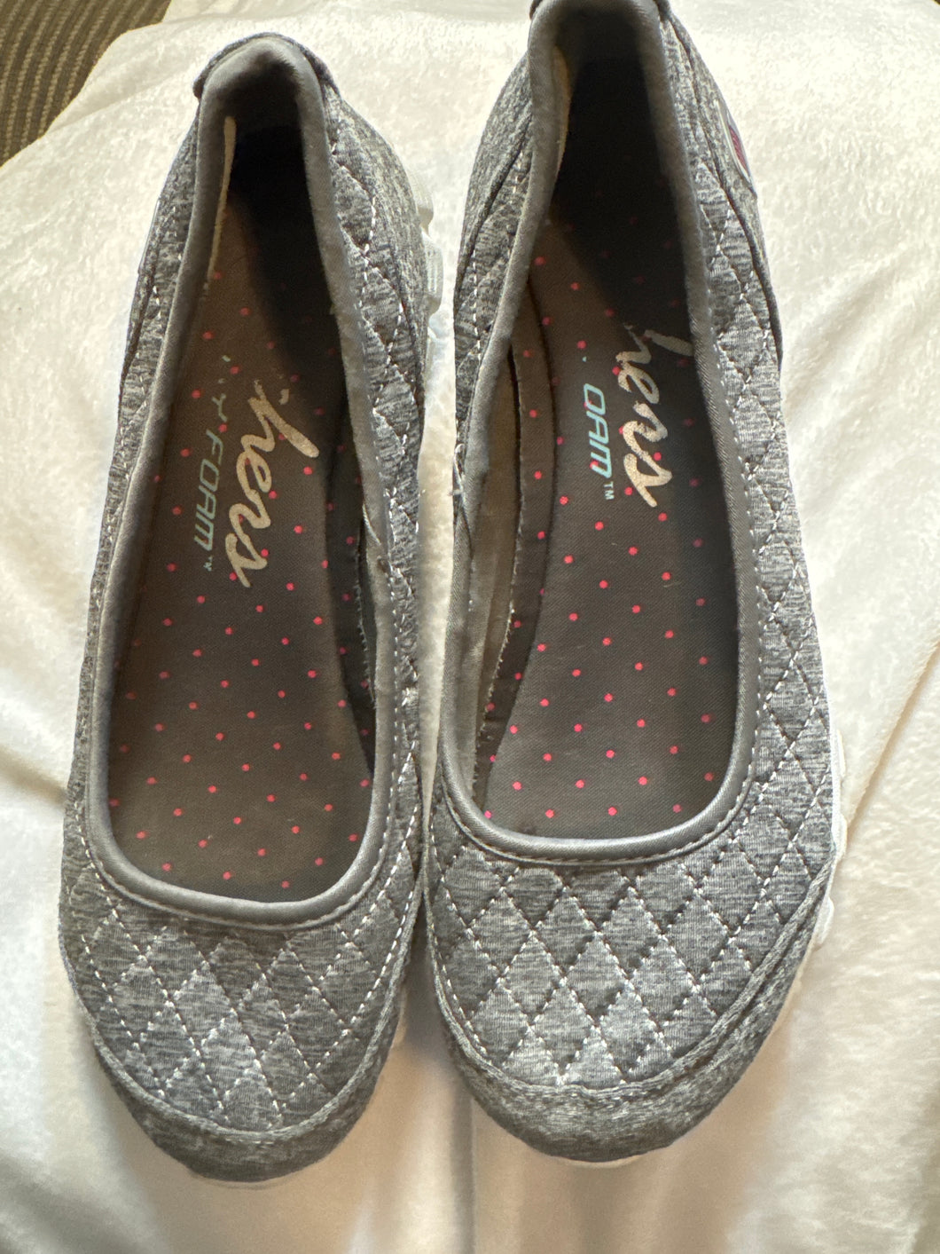 Gray Quilted Slip On Sketchers - size Shoes-Womens 7