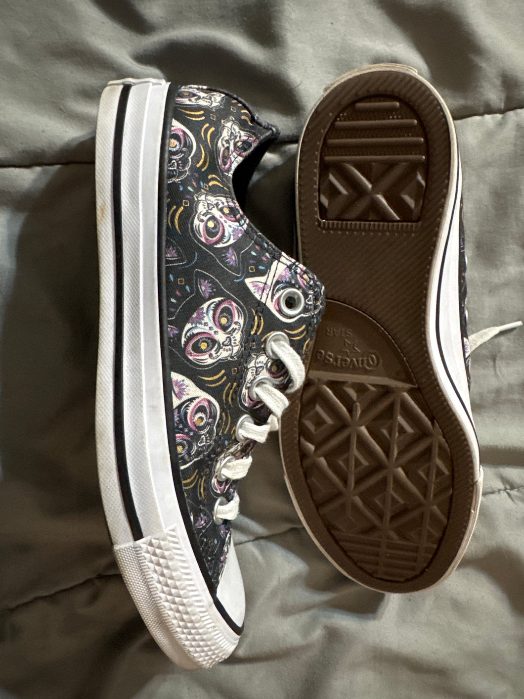 Converse Sugar Skull Cat Limited Edition Chucks - size Shoes-Womens 7