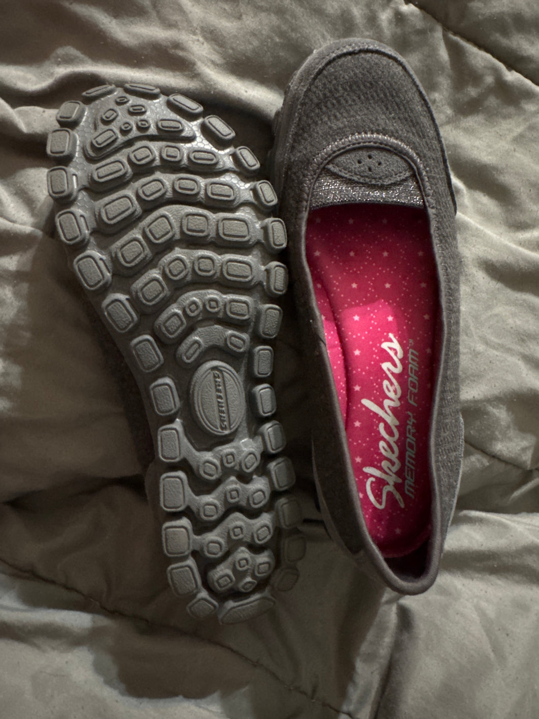 New Sketchers Gray Slip On Memory Foam - size Shoes-Womens 7