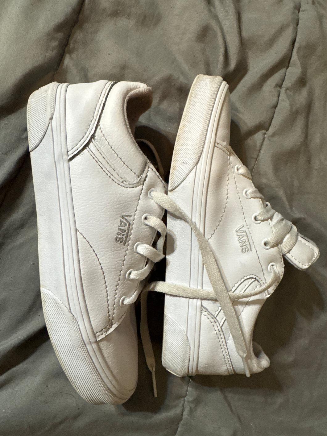 Vans White Leather Low Sneakers - size Shoes-youth 4