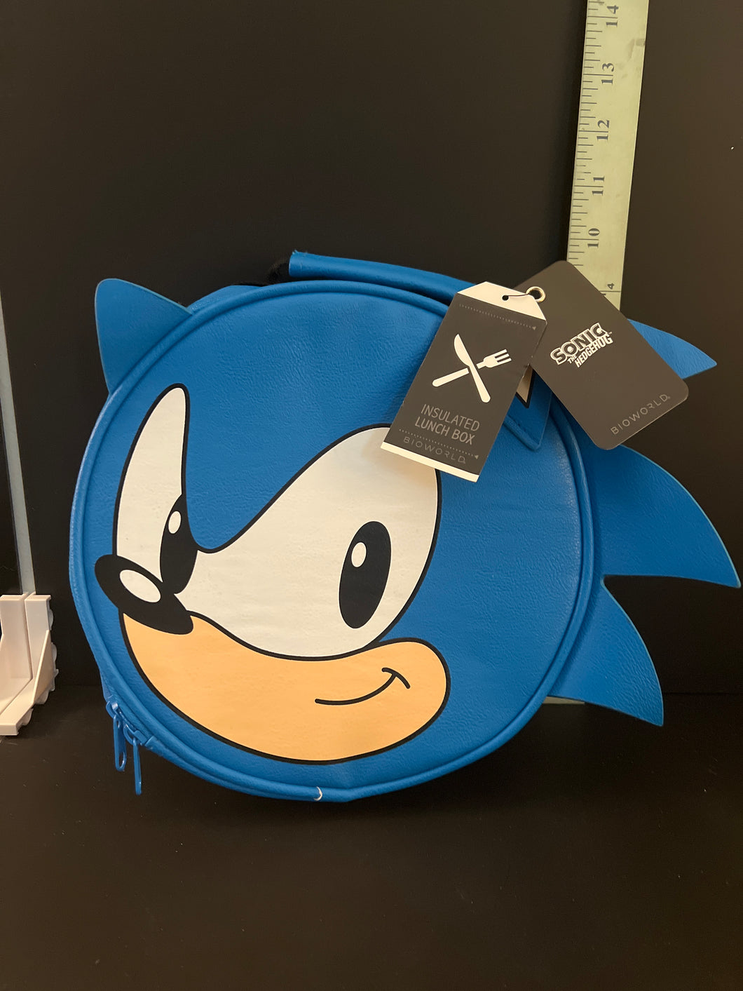 Sonic the Hedgehog round Bioworld insulated NWT