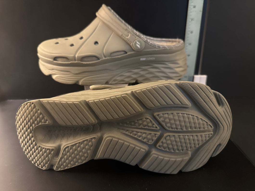 Skechers Foamies lined Olive Green - size Shoes-Womens 8