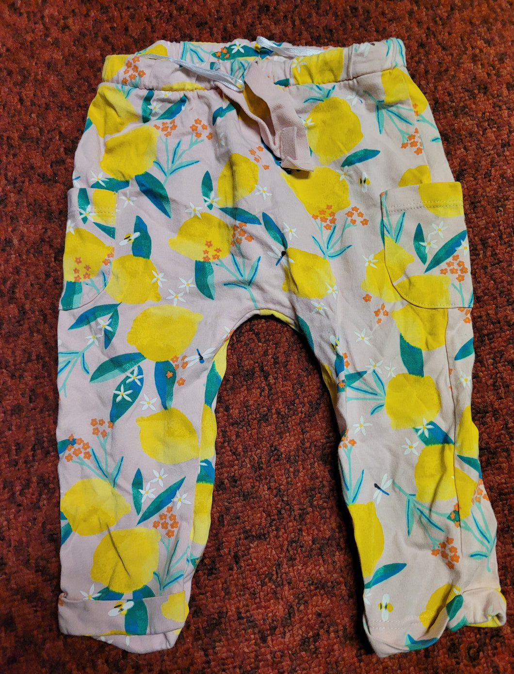 Lemon pants - size 6-9 Months