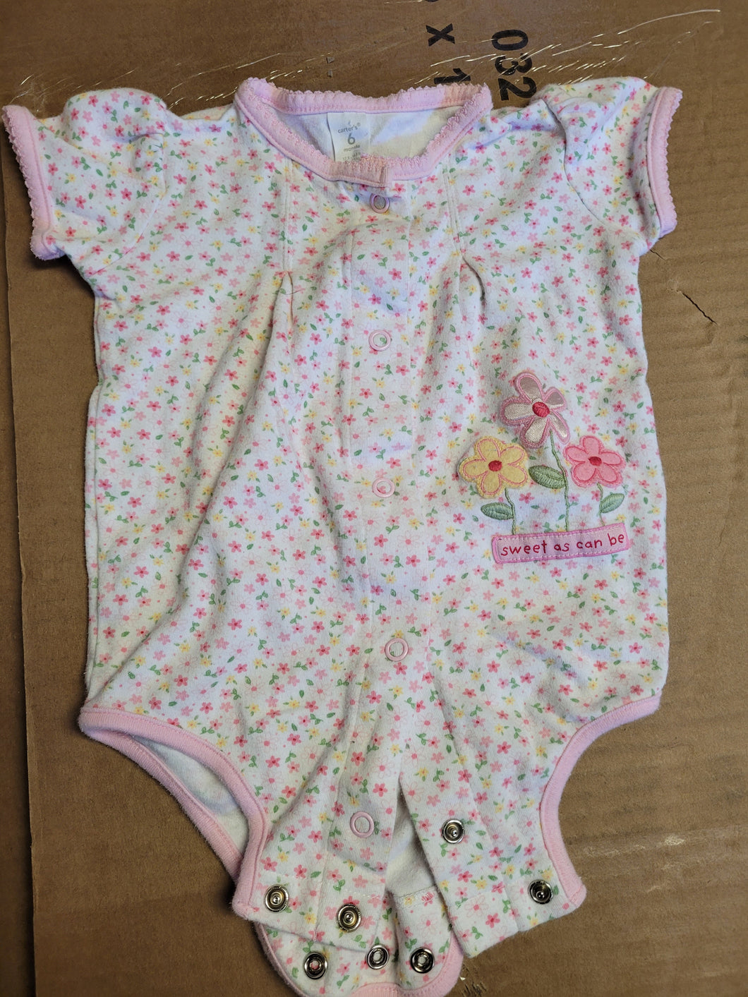 Flowers sweet as can be Onesie, snap down - size 6 Months