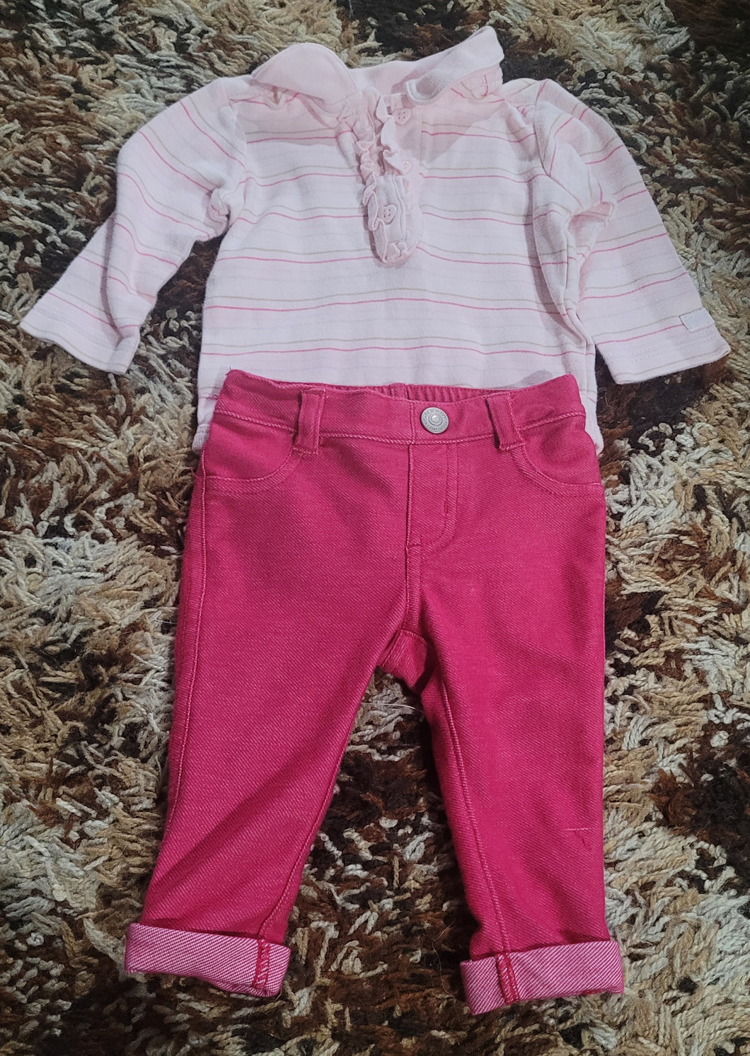 Pink outfit Pink striped long sleeve - size 3-6 Months