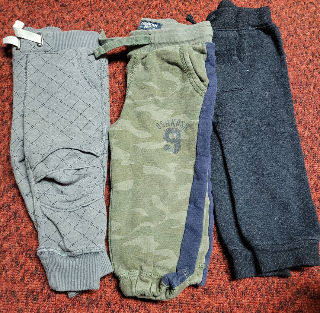 3 sweat pants - size 12 Months