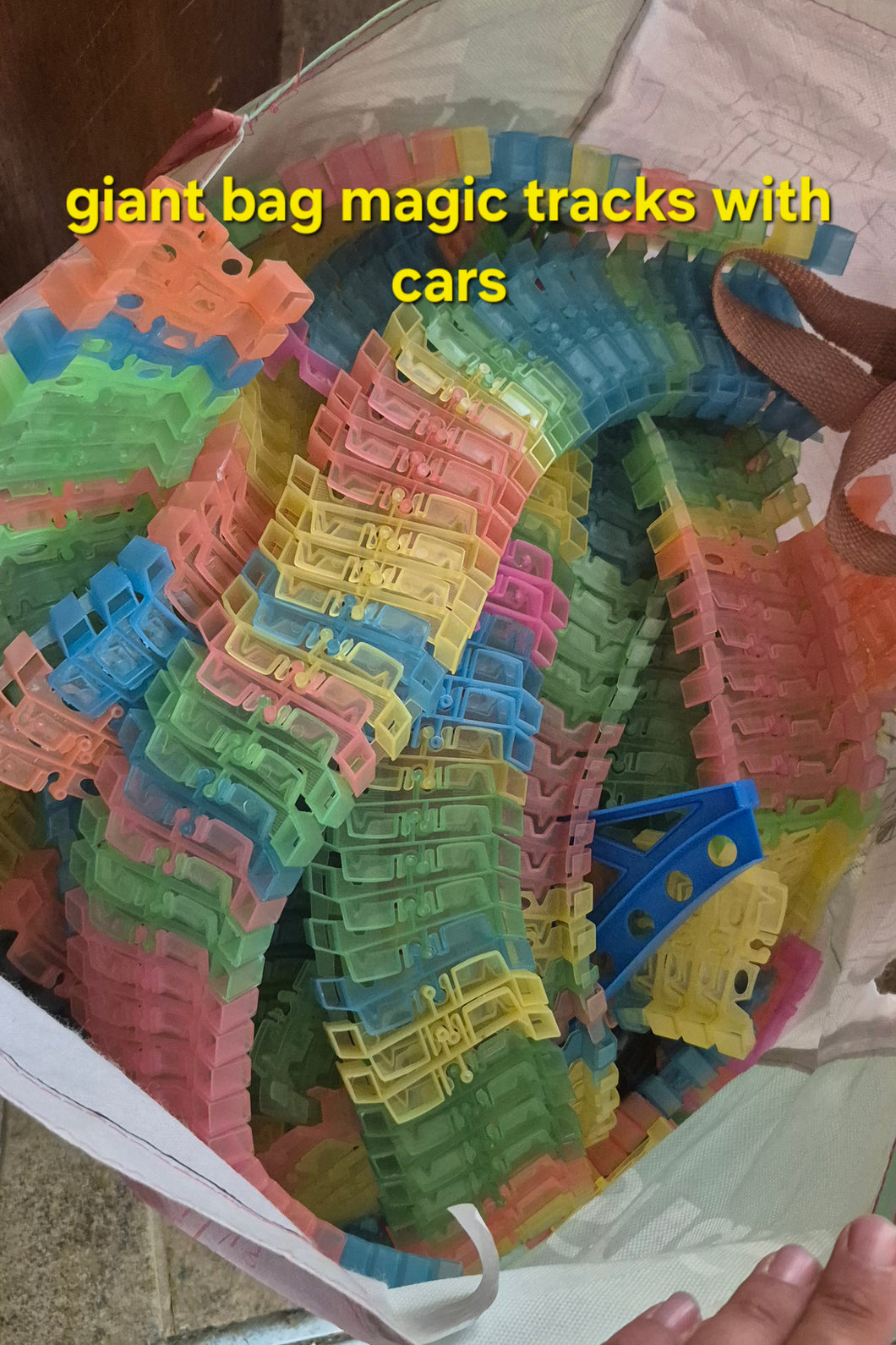 MAGIC TRACKS LARGE BAG CARS Included