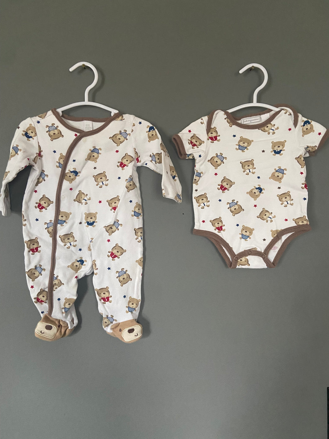 First Impressions bears 0-3M, pj & onesie set - size 0-3 Months