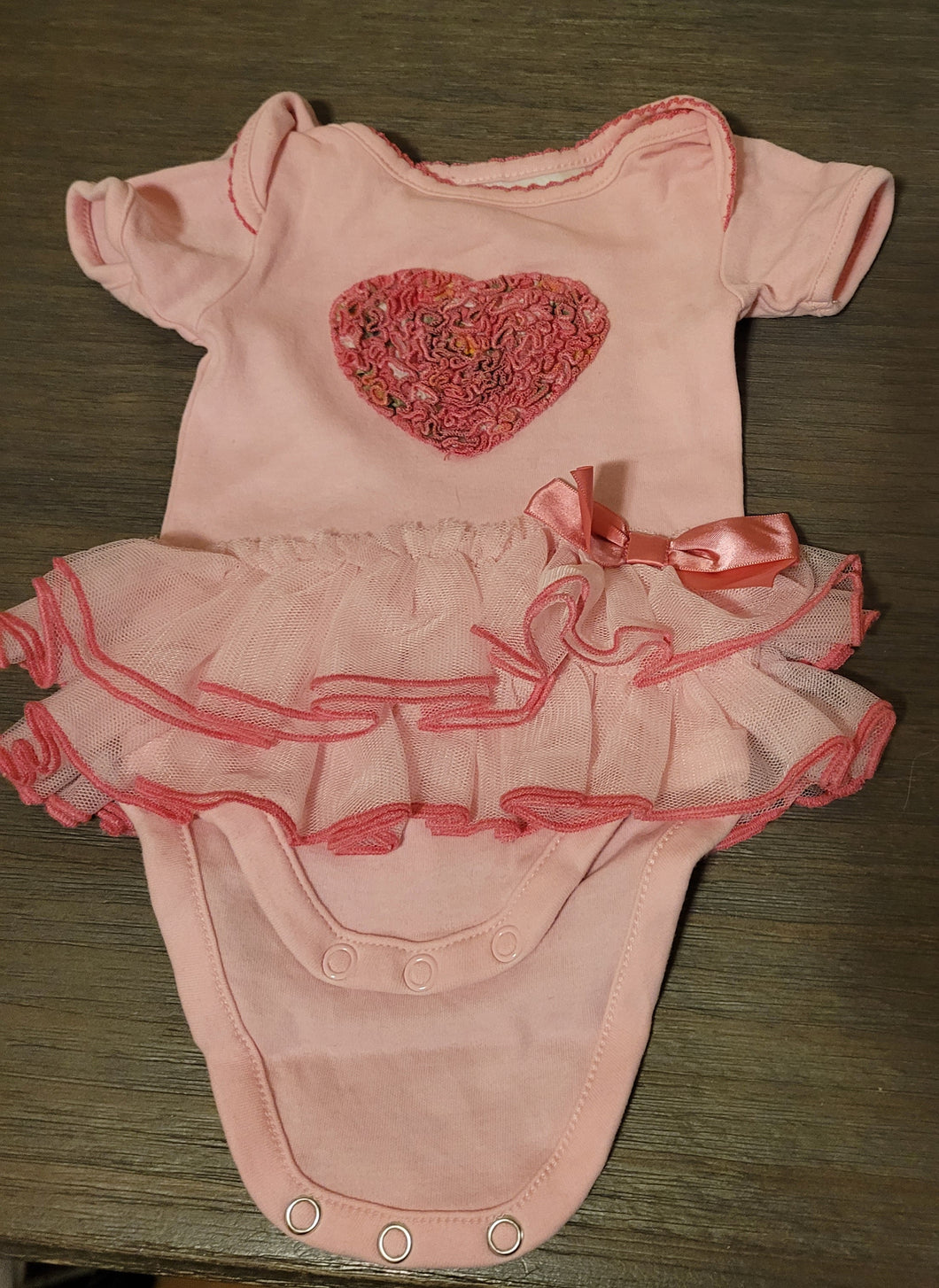 Pink Dress oneise - size Newborn