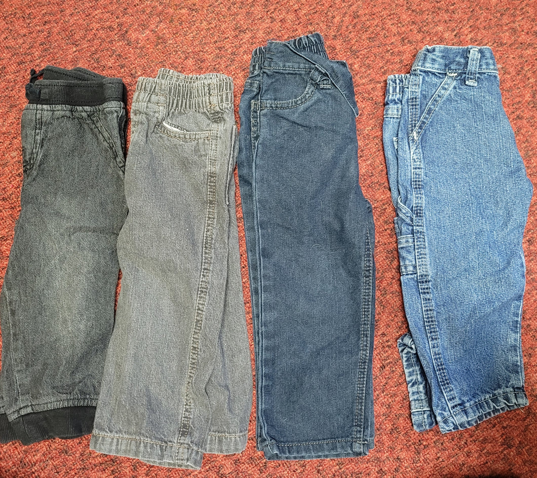 4 pairs of jeans - size 18 Months