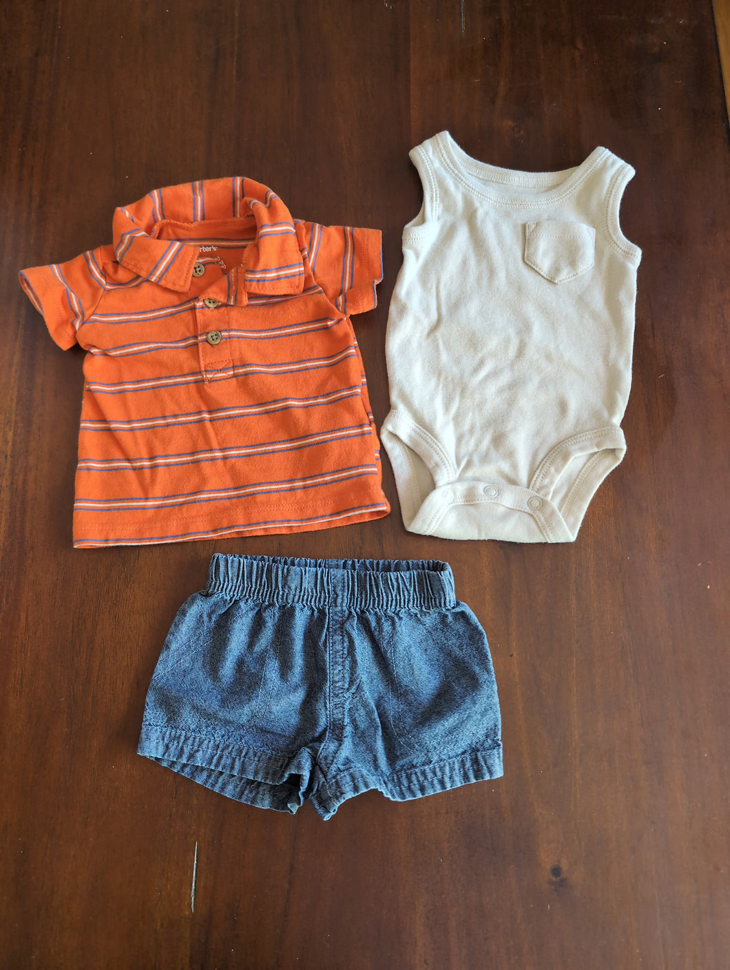 Carter's NB Outfit  - size Newborn