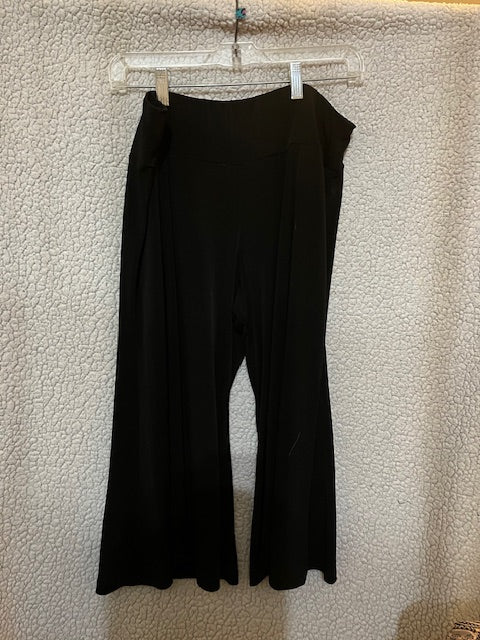 Motherhood stretchy black capri - size Women M (8-10)