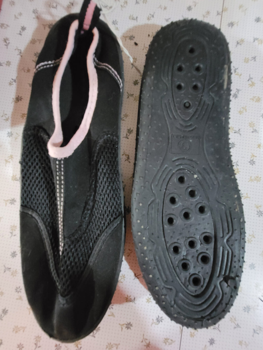 Pink/black water shoe Size 9