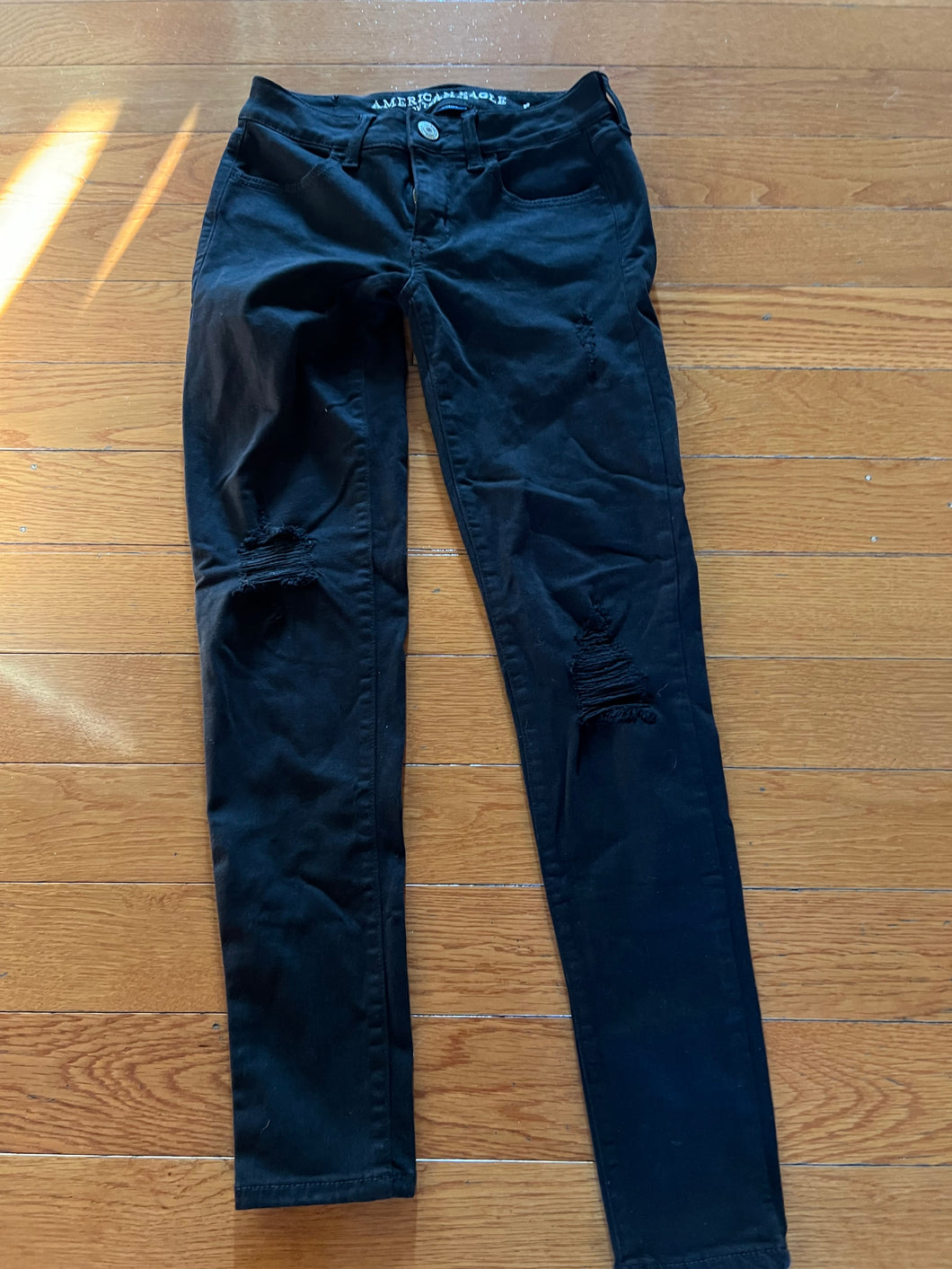 AMERICAN EAGLE JEANS BLACK - size Junior Girls XS (0-1)