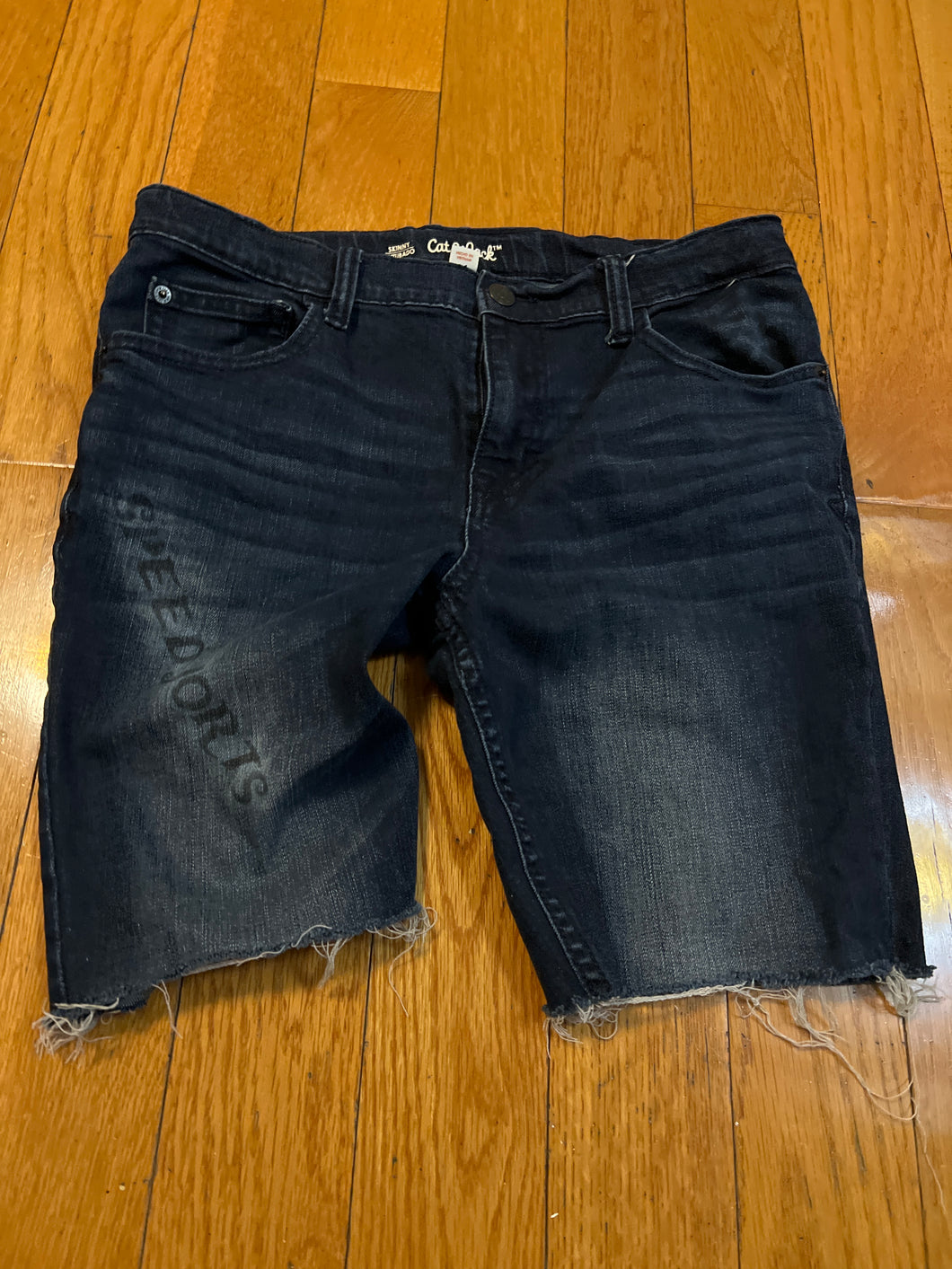 CAT & JACK JEAN SHORTS LONG - size Junior Girls M (7-9)